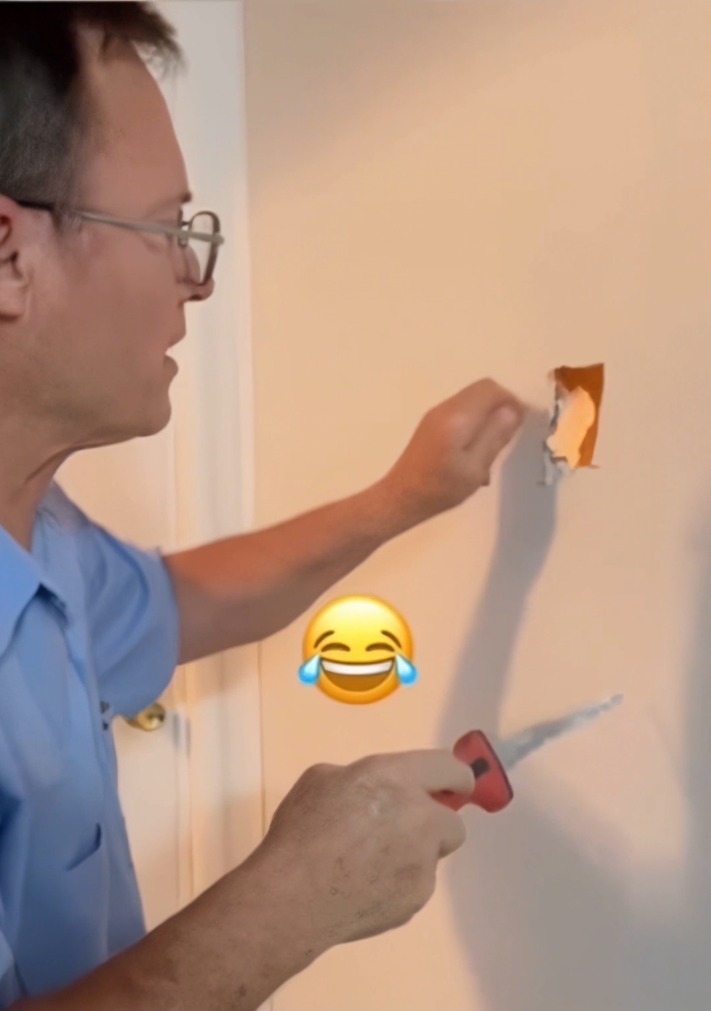 Secret Room in Apartment meme (Green Screen)